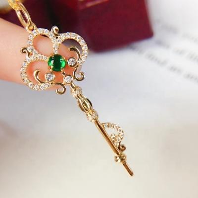 China Vintage 2020 Hot Touch My Heart Necklace Vintage Emerald Baroque Period Royal Court Style 18k Key Gold True Diamond Necklace for sale