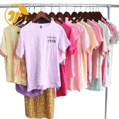 China High Grade Occasion Clothes Used Clothes Factory T-shirt Employed Ladies Short T-shirt AB High Quality for sale