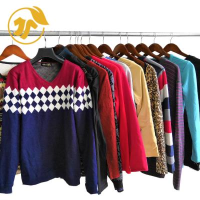 China High Grade Second Hand Clothes China Suppliers Handbags For Apparel Men And Women Warm Top Used Clothes for sale