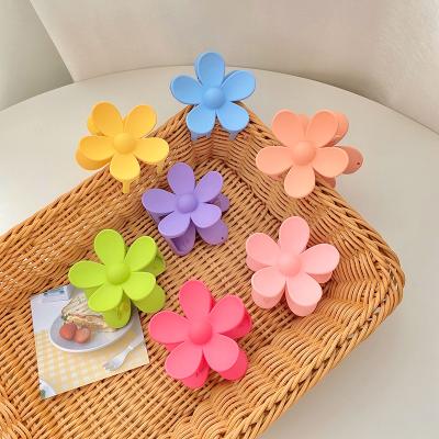 China 2021 Goods CIA Fashion Korean Hair Claws For Women Acrylic Cute Flower Hair Claw Clip Hair Accessories Large Claws for sale