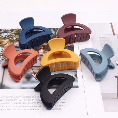 China Hot Durable Minimalist Hair Claws Shape Vintage Tour Hair Claw Plastic Acrylic Matte Clips For Women for sale