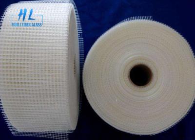 China Adhesieve latex glasvezel mesh tape 50m roll 5% verlenging voor sterkte toepassingen Te koop