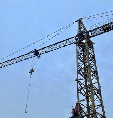 China Tower Crane Sinocorp TC5023-10t Hammerhead Tower Crane with Chassis for sale