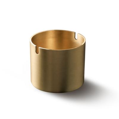 China Simple fasion and customized modern wholesale round car standing luxury cigarette gold brass ashtray for sale