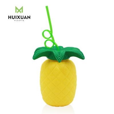 China Sustainable Food Grade PE 700ml Pineapple Shape Plastic Cup With Straw for sale