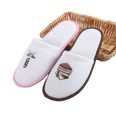 China Custom Logo Open Closed Flip Flops Hotel Open Closed Toe Hair Slippers Home Hospitality Slippers Disposable Traction Slippers for sale