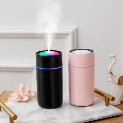 China Portable Car Mini Home Car Air Humidifier with 7 Kinds of Ambient Light 320ml Large Capacity for sale