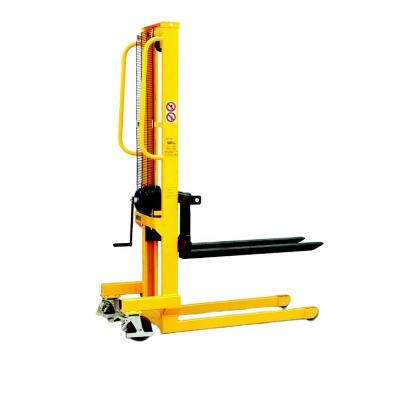 China Building Material Stores Hand Winch Forklift Type Stacker With Lifting Height 1560mm for sale