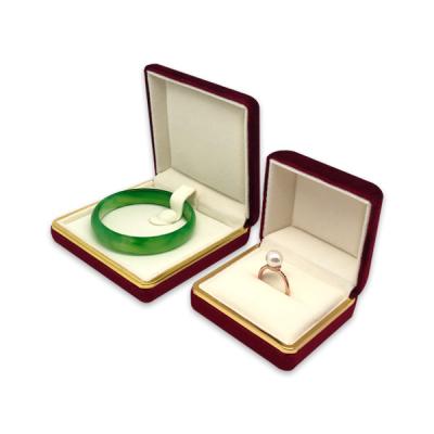 China CE Square Shape Bracelet Display Jewelry Packaging Case for sale