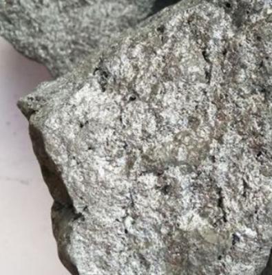 Chine Silicium à haute teneur en carbone 65 % de scories métalliques de silicium 10-50 mm à vendre