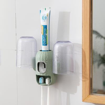 China Sustainably Mount Punch Wall Couples Family Family Toothbrush Free Adhesive Cup Holder For Wholesale for sale