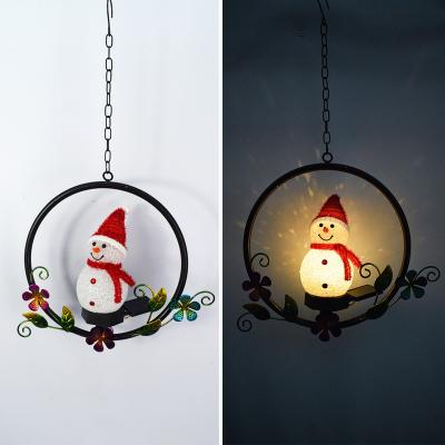 China New Modern LED Solar Landscape Pendant Lamp Wind Chime Snowman Christmas Yard Yard Garden Decorative Light for sale