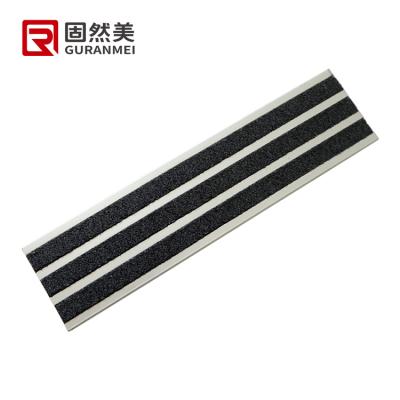 China Heavy Duty Stair Edge Protection Stair Nosing with Carborundum Strips Carborundum Concrete Insert Stair Nosings with Aluminum Base for sale