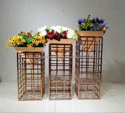 China Flower Pot With Stand Living Room Furniture Modern Gold Metal Corner Flower Flower Pot Stand for sale