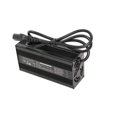 China 12V 10A Marine Battery Charger Marine Boat Boathome Caravan Motorhome with Crocodile Covered Grommets and Staples Connector for sale