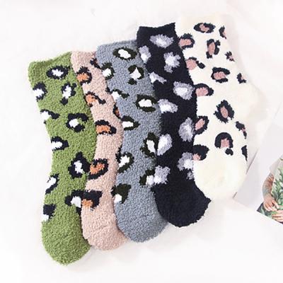 China Sustainable Plush Design Winter Soft Fleece Women's Fluffy Leopard Prints Sherpa Fleece Socks for sale