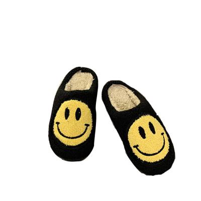 China Fashion trend 2021Smile face slipper women's fashion news cute slippers indoor winter warm wholesales for ladies for sale