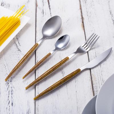 China Sustainable Wholesale China Cutlery Made 25PCS Wooden Plastic Flatware Set for sale