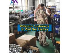 Welcome customers to our factory