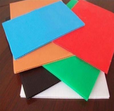 China Colorful PP Rigid Twin Wall Corrugated Plastic Sheet Correx Floor Protection Sheets for sale