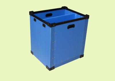 China Removable Rectangular PP Corrugated Plastic Trays / Box With Wheel for sale