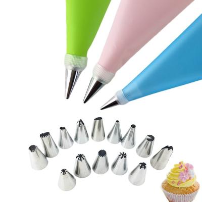 China Viable 16 Pieces Cake Decorating Consumables Bundle With Icing Tips Pastry Bags Flower Nails Couplers For DIY Cake Tool Kit for sale