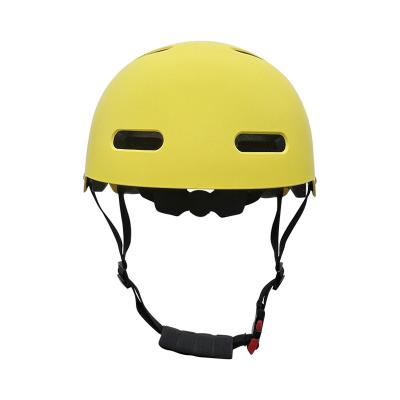 China Custom Lightweight Cycling Skating Cycling Helmet Protective Universal Adult Kids Road Bike Helmet For Skateboard Unisex Skating Safety Helmet for sale