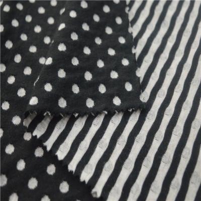 China Black And White Stretch Stitch Design Yarn Dyed CVC 65/35 Jacquard Knitting Fabric For Women for sale