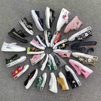 China Fashion trend new arrival unisex running shoes wholesale mixed style kids shoes cheap price running good quality shoes for sale