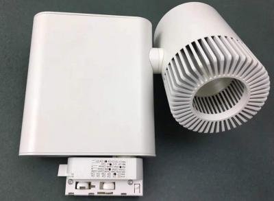 Cina la pista residenziale del soffitto del negozio LED di 30w 2500lm accende 12/24/45 gradi di CRI90 in vendita