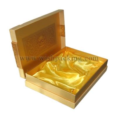 China Recycled Materials Pretty Skin Care Balm Frame Packaging Recycled Makeup Paper Box With Smooth Gold Satin Cloth Lining for sale