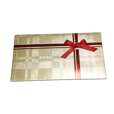 China Few With Self Adhesive Textured Gold Tape Design Metallic Printed Paper Envelope for sale