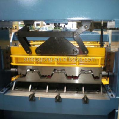 China Building Material Stores Floor Decking Sheet Roll Forming Machine for sale