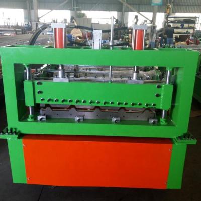 China Hotels Cheap Price Trapezoidal Roofing Sheet Roll Forming Machine for sale