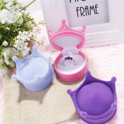 China High Quality Jewelry Velvet Ring Box Jewelry Dangling Earrings Ring Box Crown Shape Gift Velvet Packing Box for sale