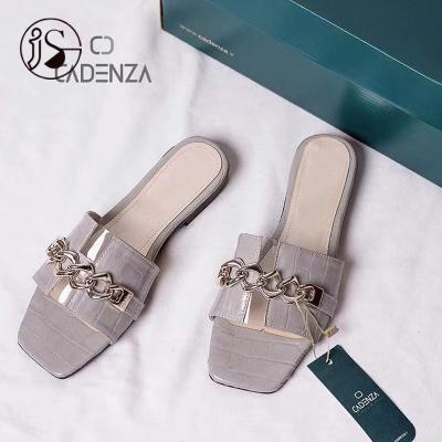 China 2021 fashion trend ladies sandals and slippers light dazzling slippers for women relieve casual slips for sale