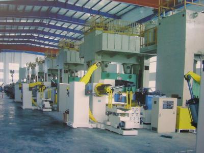 China Hoja del CNC GLK3 que nivela el alimentador servo del rollo de la máquina 380V 50Hz 3ph en venta