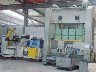 China Van het aluminiummetaal de Hydraulische Decoiler Machine van de het Bladgelijkrichter 1.5T Te koop