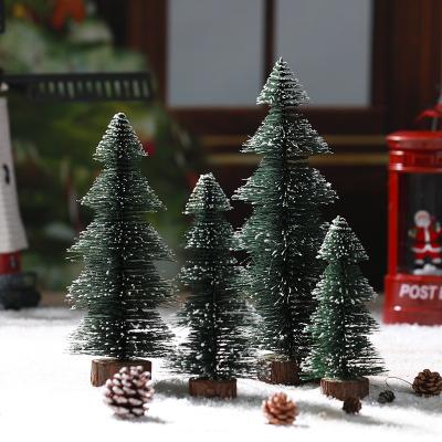 China 2021 Christmast Ornament Christmas Decoration Customized Mini Green Christmas Bottle Brush Artificial Trees For Xmas Holiday Home Party for sale