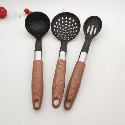 China Viable nylon kitchenware tool kit 7 piece kitchenware with wooden handle wholesale customization for sale