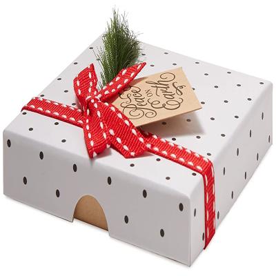 China Hot Selling Recycled Materials Good Quality Christmas Gift Boxes Exquisite Gift Boxes For Chocolate Candy for sale