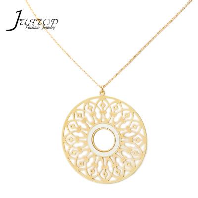 China New Environmentally Friendly Chain Necklace Gold Plated Big Round Pendant Necklace Design for sale