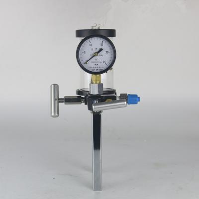 China Hand Held Pressure Gauge Calibrator , Oil Pressure Calibration Equipment for sale