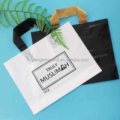 China Biodegradable Free Sample Recyclable Customized Shopping Bag Plastic Tote Bag With Hand for sale