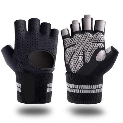 China Custom Wholesale Breathable Logo Sports Fitness Gloves Men and Women Weightlifting Gym Gloves for sale