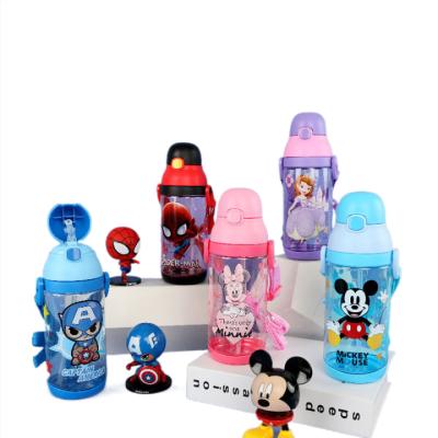 China Disney Wonderland Genuine Tropical Series Kids Straw Cup Strap Water Cup Portable Plastic Water Bottle With 520ml Scale for sale