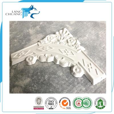 China Waterproof China Manufacturer Handmade Gypsum Products Molding Corner Ornament for sale