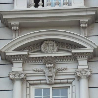 China Green Material Hot Sale Fiberglass Reinforced Cement Cornice Fireproof Molding Design for sale