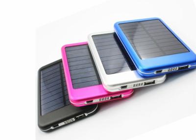 中国 5000mAh 防水携帯用太陽エネルギー銀行充電電池の充電器 販売のため