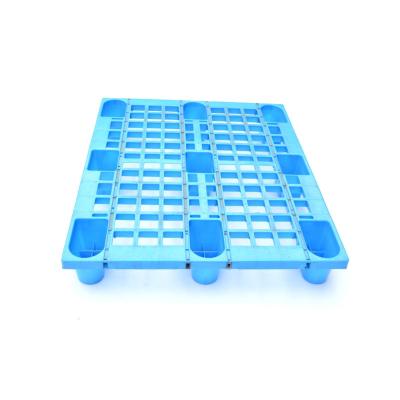 China Eco Friendly / Rackable Lightweight Stackable Recycled HDPE Four Way Entry One Way Disposable Cheap Plastic Export Pallet for sale